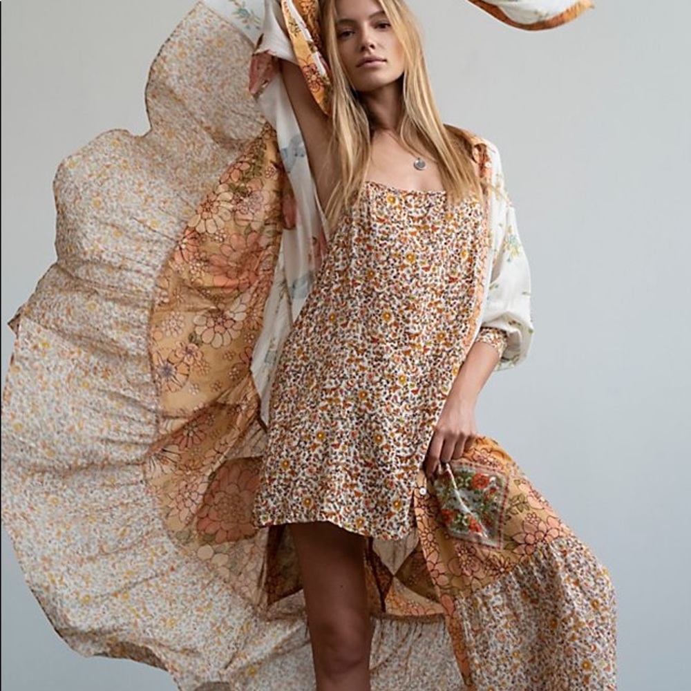 SOLD Free People Days if Ditzies set